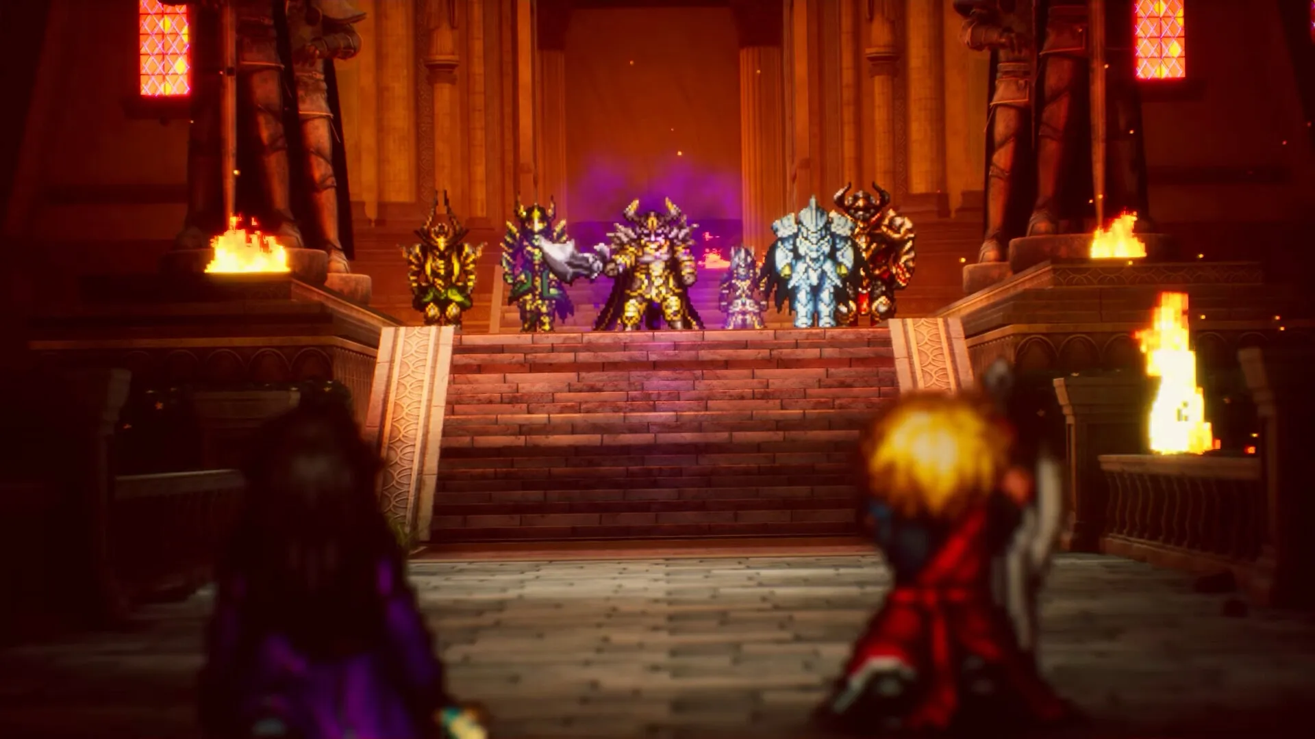 L’équipe de Final Fantasy Resonance en pixel art HD-2D, face à des guerriers en armure au sommet d’un escalier de temple éclairé par des torches. Image : Square Enix