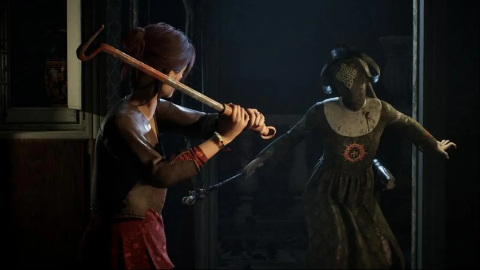 Susan armée d’une canne face à la Nonne Rouge dans Remothered : Red Nun’s Legacy. Image : Stormind Games